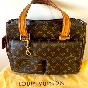 Louis Vuitton Shoulder Bag.